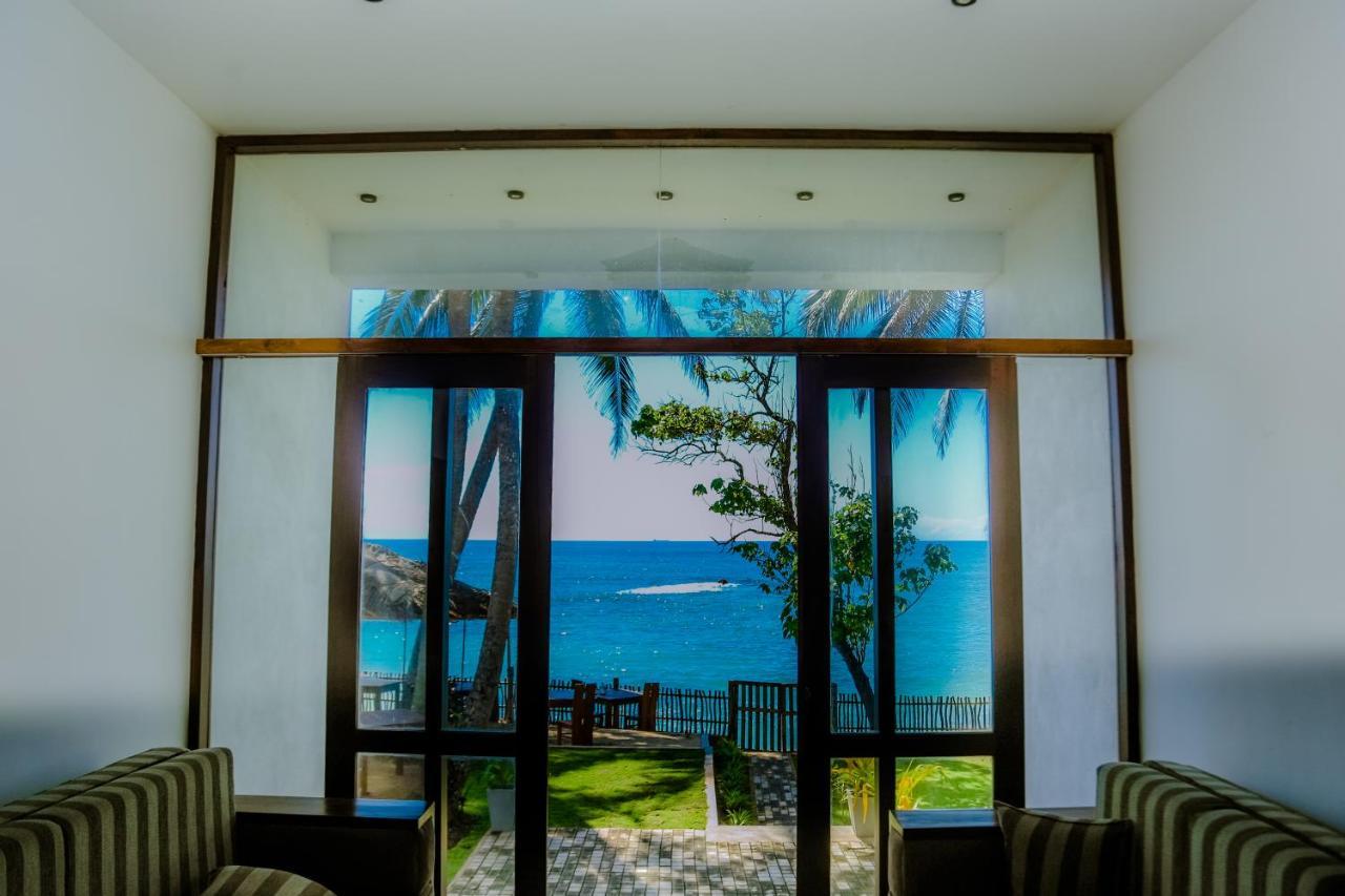 Shanora Beach Mirissa Bagian luar foto