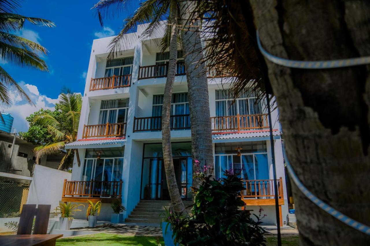 Shanora Beach Mirissa Bagian luar foto